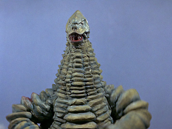 ultraman_08-mov-01_04_40_10-still003
