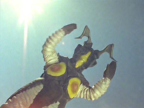 ultraman_39-mov-01_15_29_16-still002
